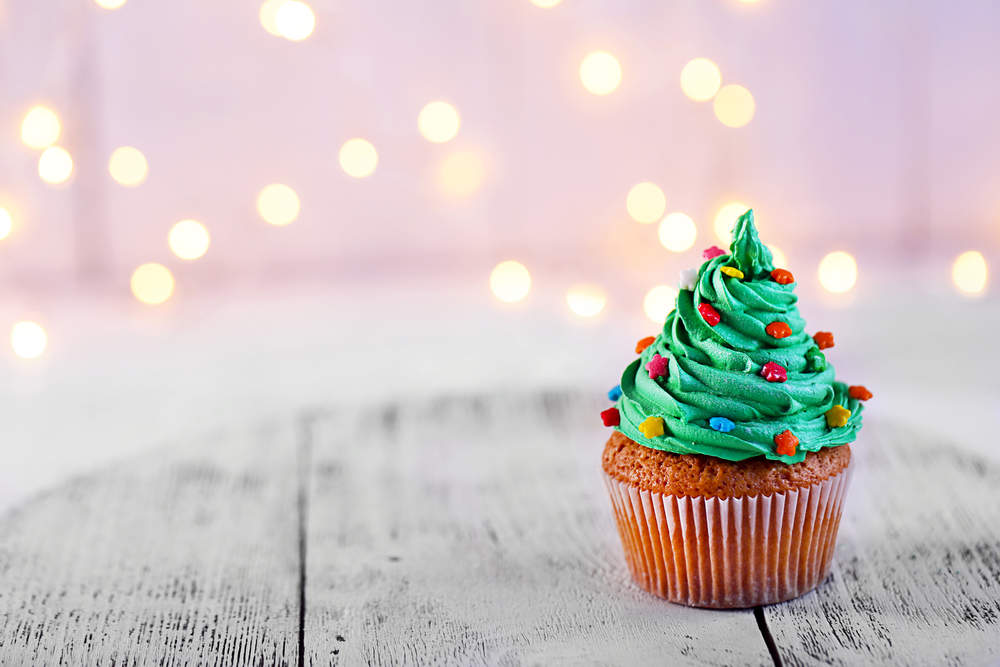 cupcake-natale-decorati-panna-3.jpg