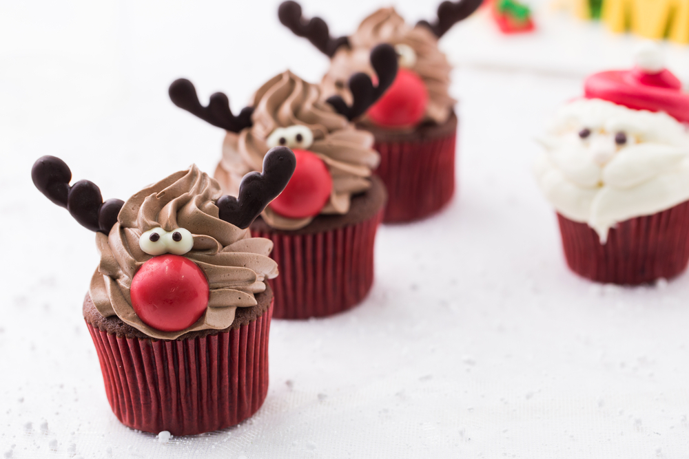 Cupcake di Natale decorati con panna: 7 idee allegre