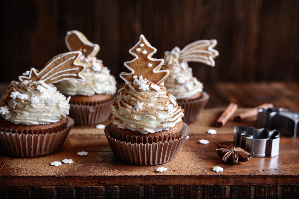 cupcake-natale-decorati-panna-6.jpg