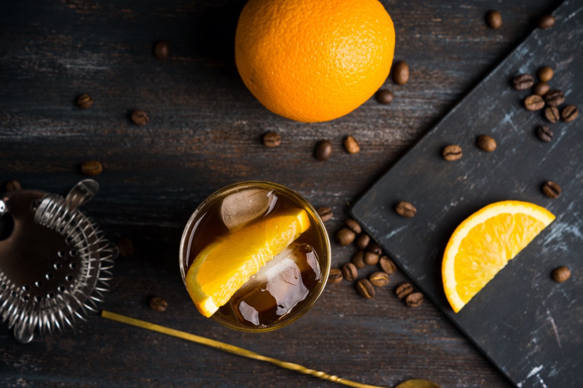 La ricetta del cocktail Casablanca a base di crema di caffè e spumante
