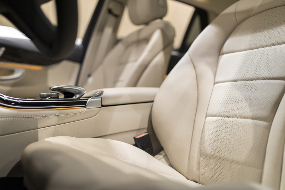 Come pulire i sedili dell'auto