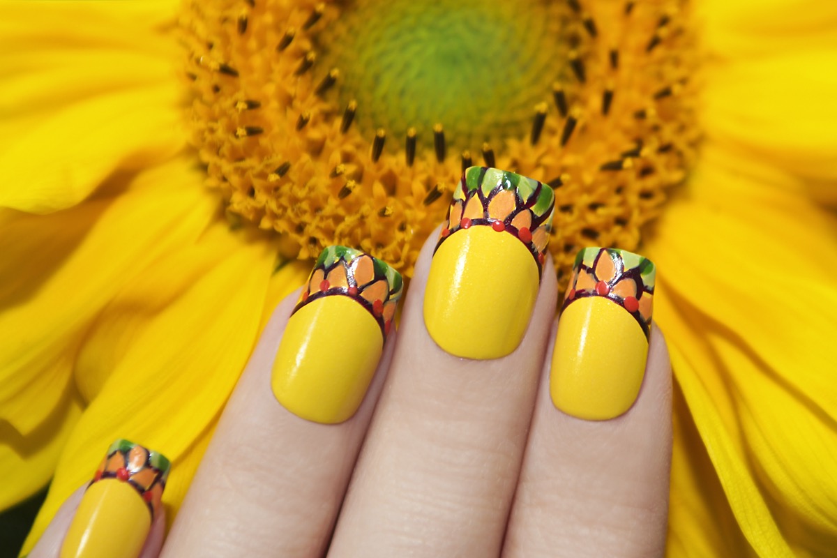 Nail-art-giallo-8-marzo-1_0.jpg