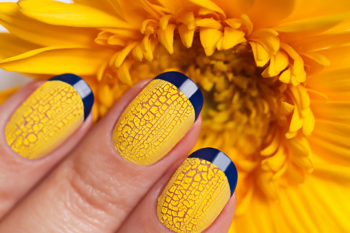 Nail-art-giallo-8-marzo-4.jpg