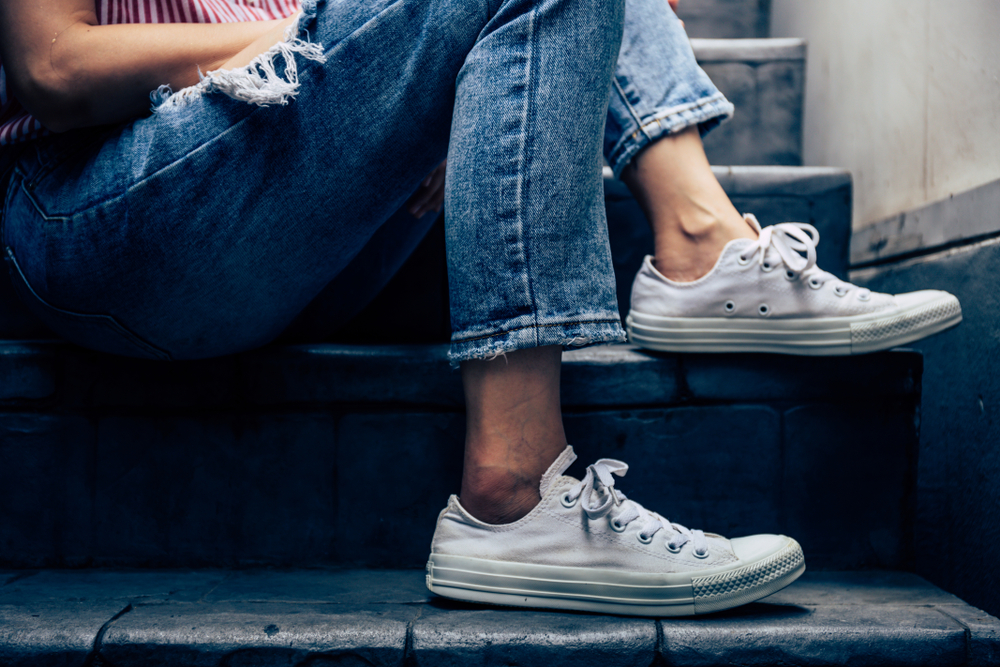 Come aggiustare le scarpe da ginnastica: rimedi e idee creative