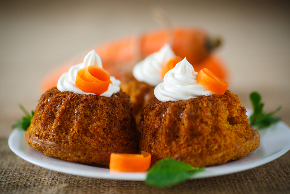dolci-pasquali-decorati-panna-2.jpg