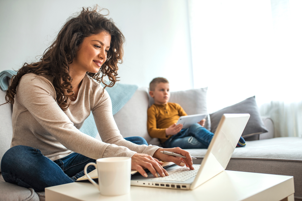 Smart Working, consigli per non dare fastidio al partner mentre lavora