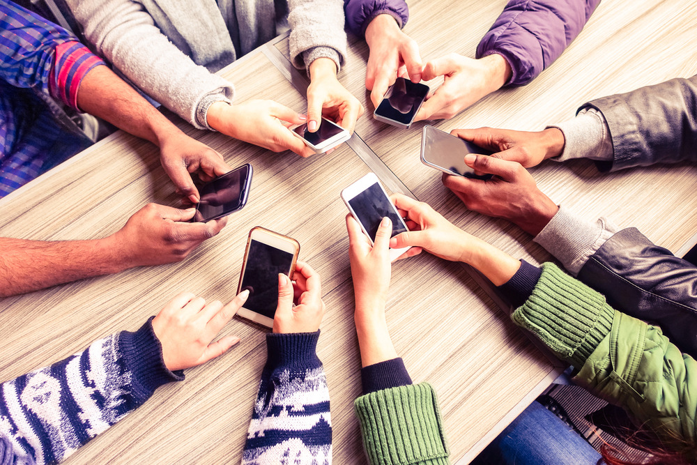 Come coltivare le tue amicizie durante il distanziamento sociale
