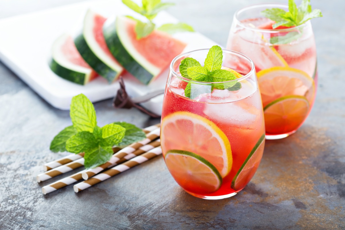 Mojito all'anguria: la ricetta del cocktail estivo freschissimo