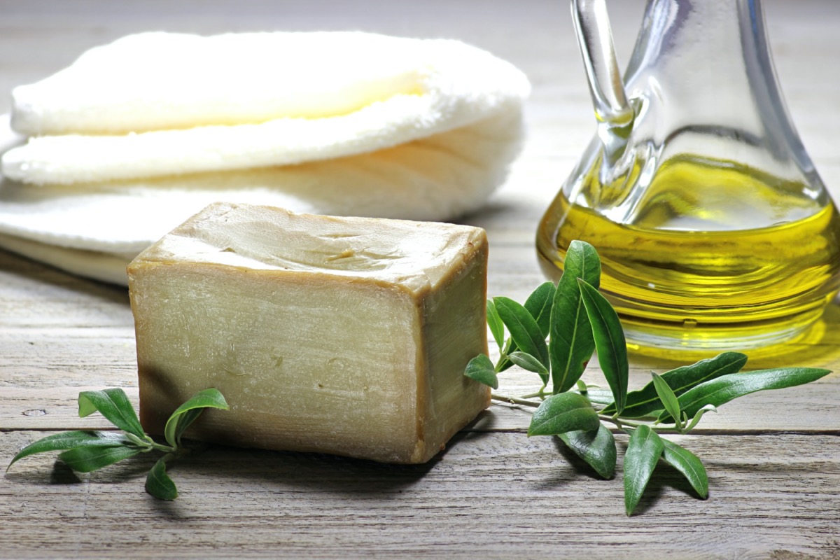Bucato a mano con sapone di Marsiglia: i consigli per non sbagliare