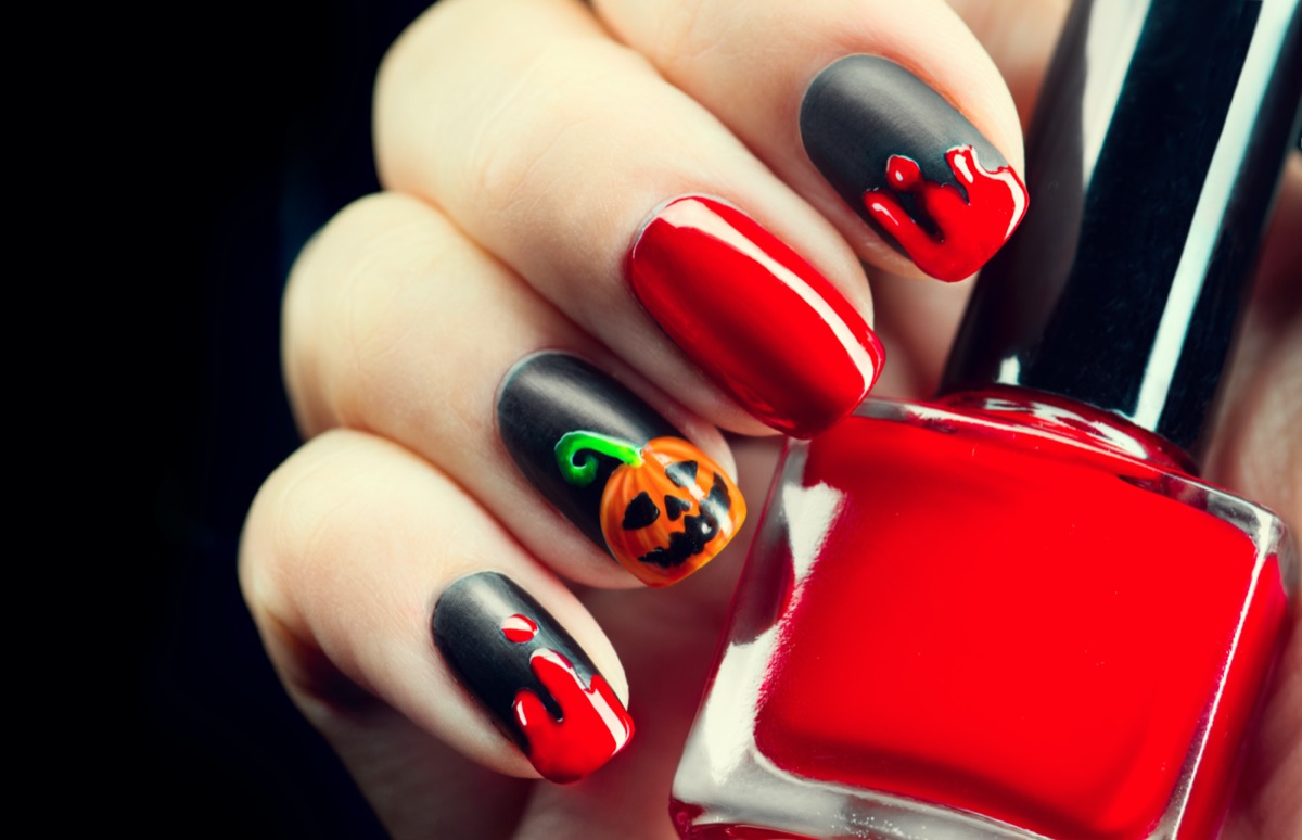 Halloween-2020-nail-art-trend-3.jpg