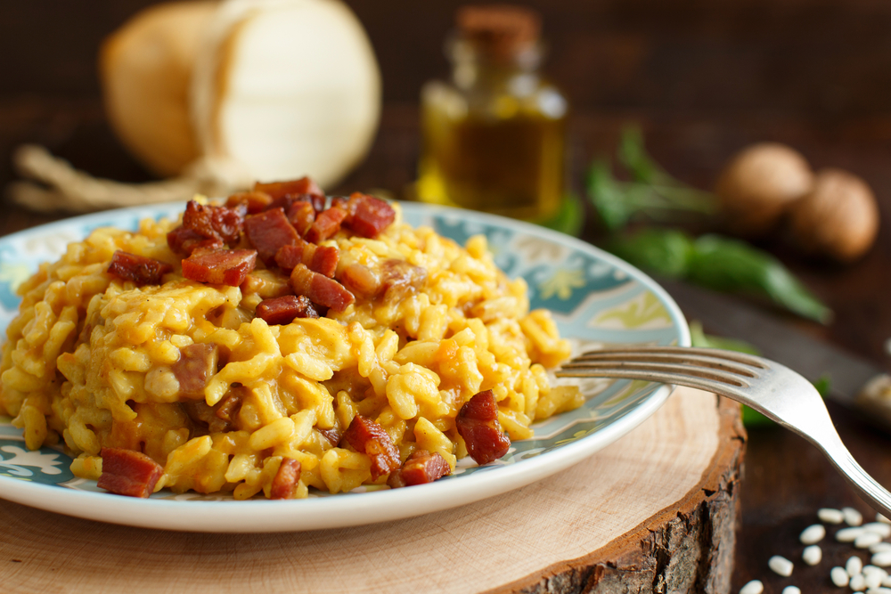 Risotto con zucca e pancetta: la ricetta facile e golosa