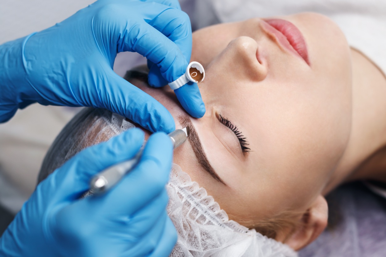 Microblading alle sopracciglia: cos'è e quanto dura
