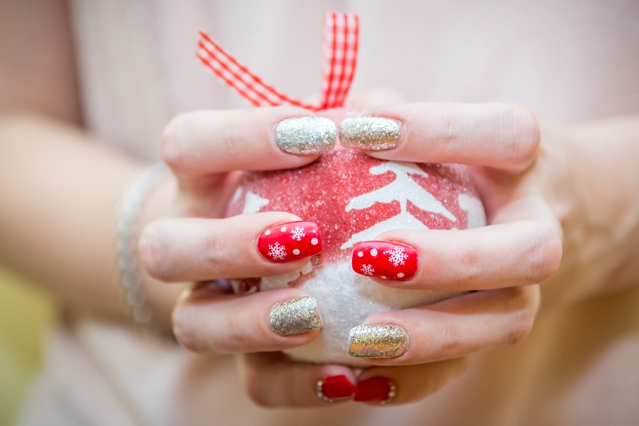 Nail-art-Capodanno-2021-decorazioni-unghie-3.jpg