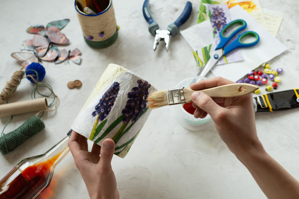 come-decorare-barattoli-latta-decoupage-6_0.jpg