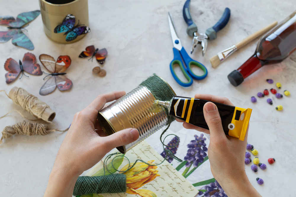 come-decorare-barattoli-latta-decoupage-7.jpg