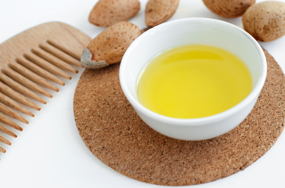 Maschera capelli fai da te con olio di mandorle: come farla a casa
