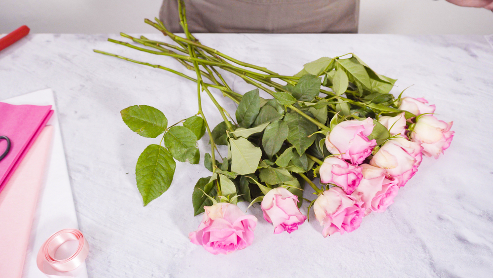 come-confezionare-mazzo-rose-1.jpg