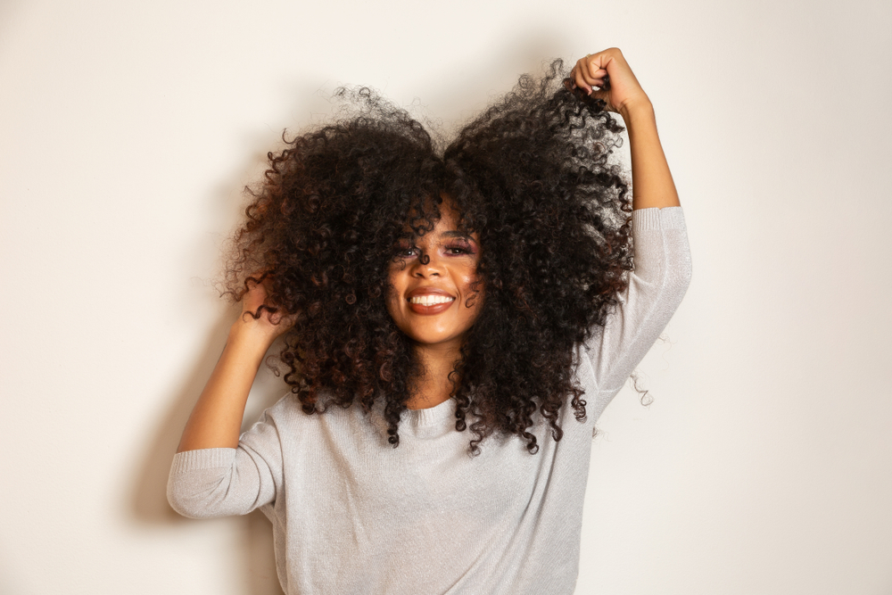 Capelli molto ricci e afro: tipologie e cura