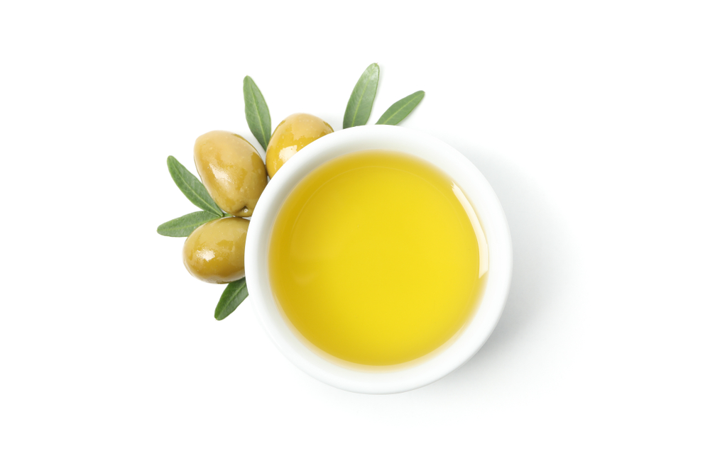 Olio di oliva: 8 usi alternativi di bellezza da provare subito