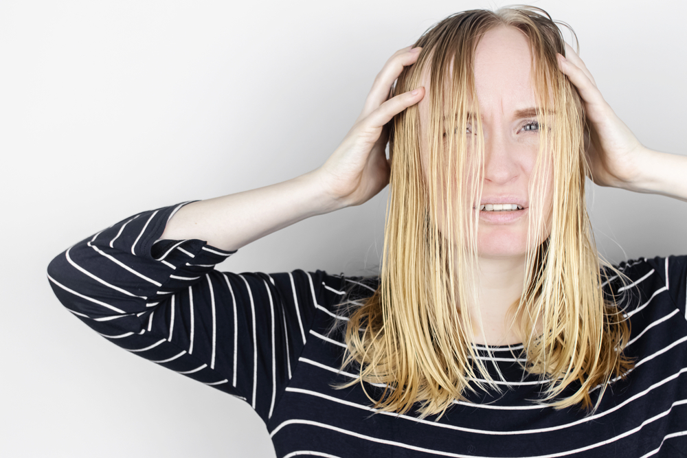 Pettinature capelli sporchi: idee per camuffare ed essere al top