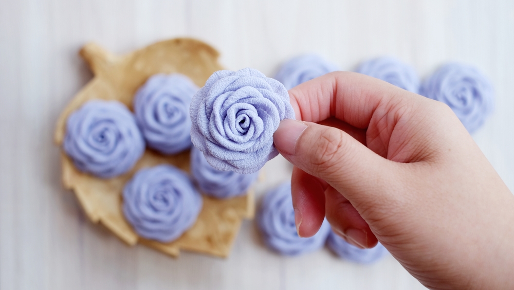 Fiori di tessuto in vaso: idea originale per la festa della mamma