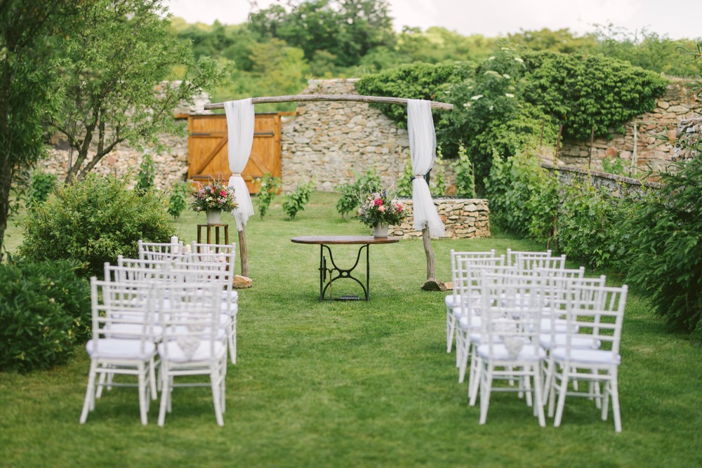 Idee per matrimonio all'aperto: decorazione pendente fai da te in 18 passaggi