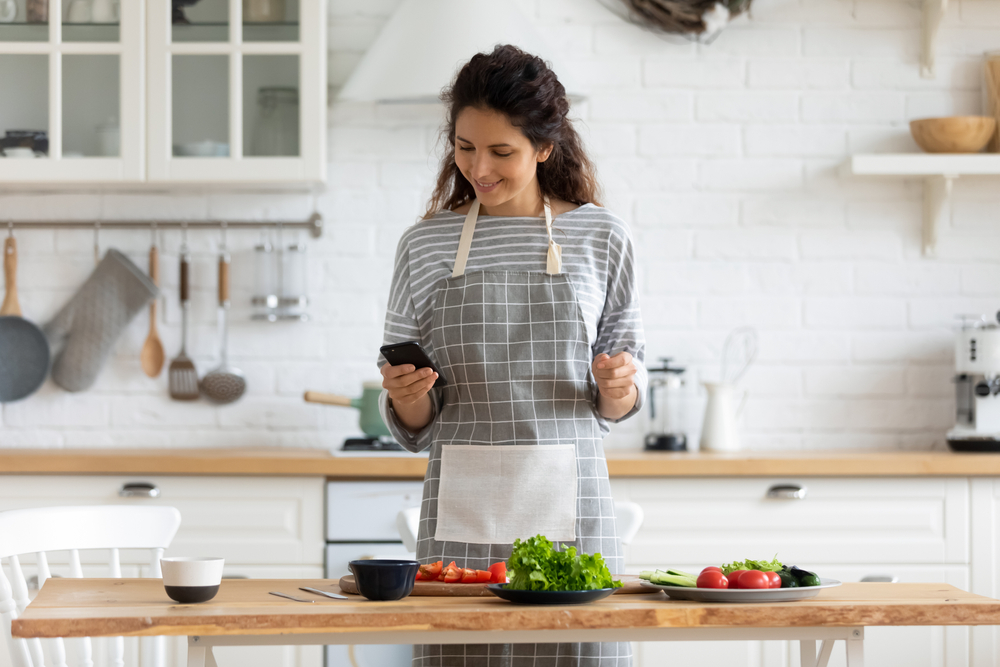 Cucina, le abitudini igieniche più pericolose