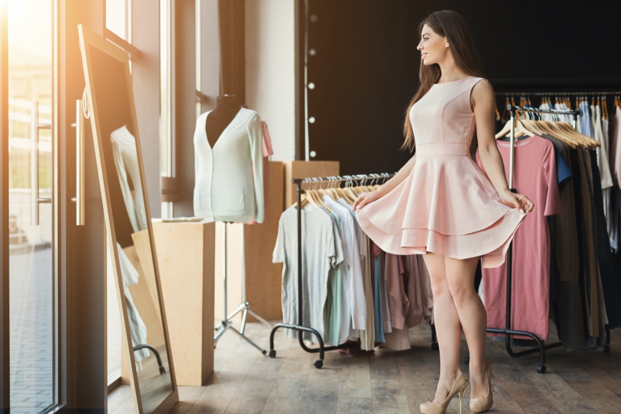 Come vestirsi se si è basse per slanciare la figura