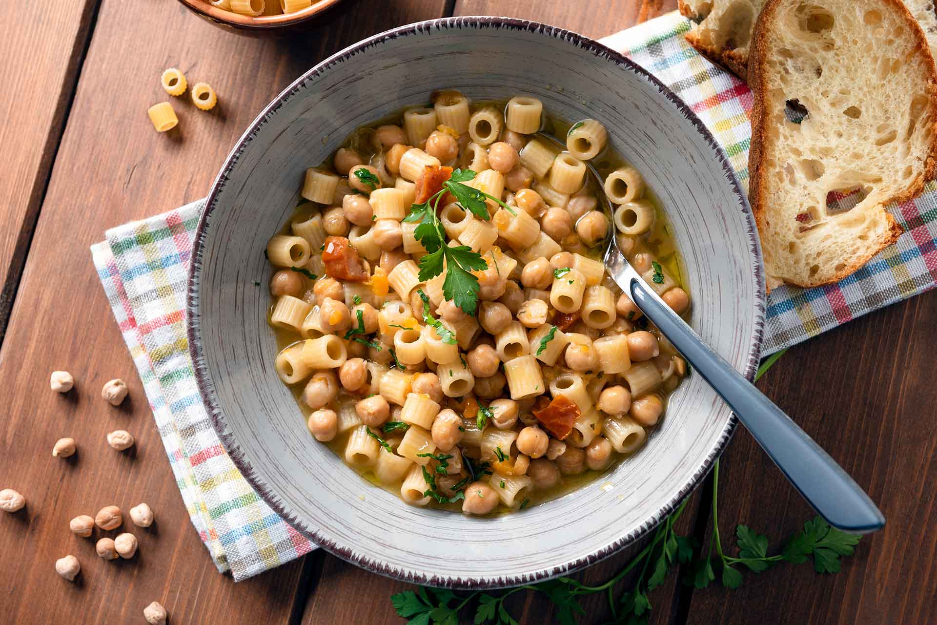 Pasta e ceci alla romana, la ricetta da provare