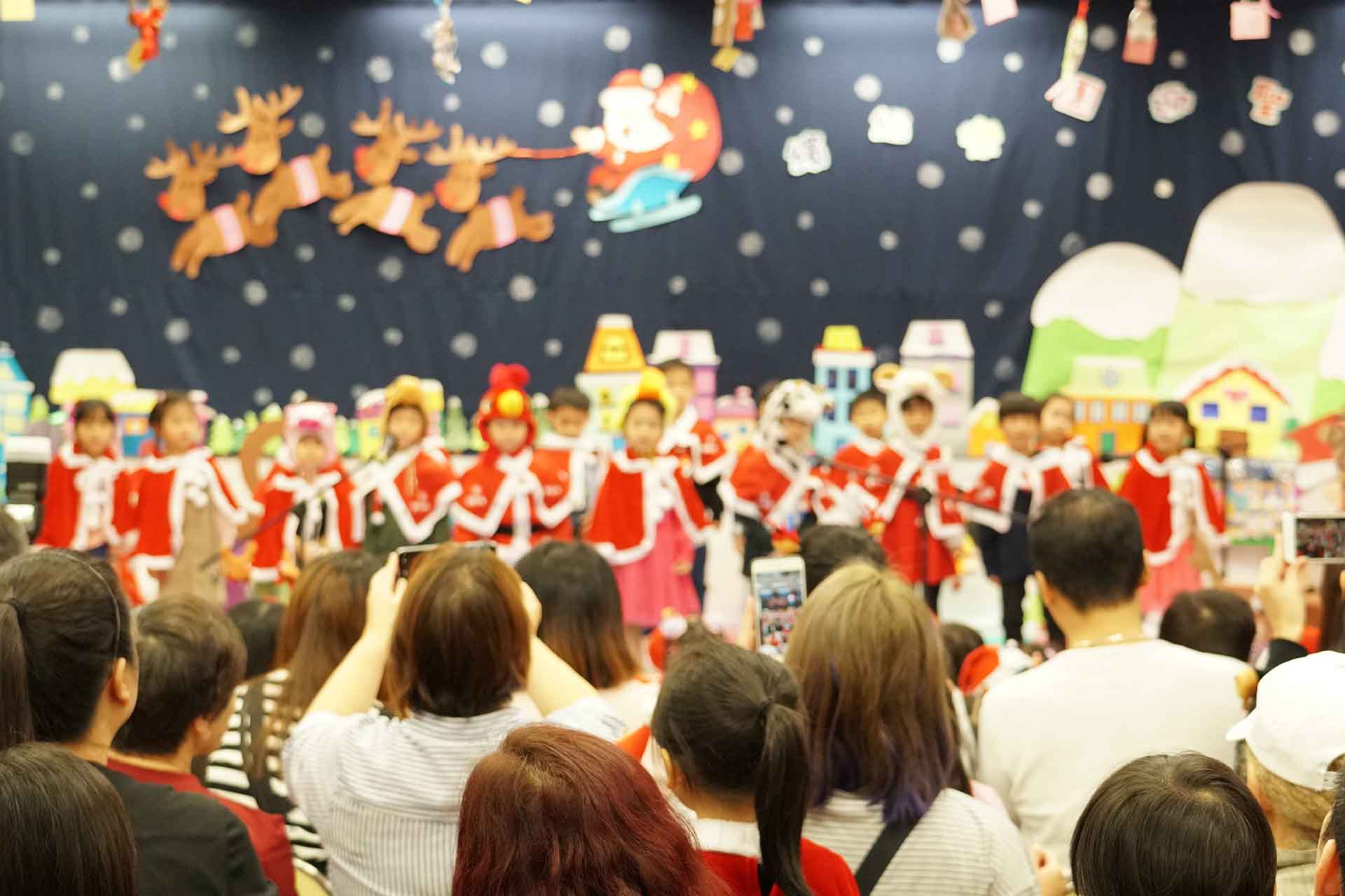 Canti di Natale per bambini: tante idee per la recita scolastica
