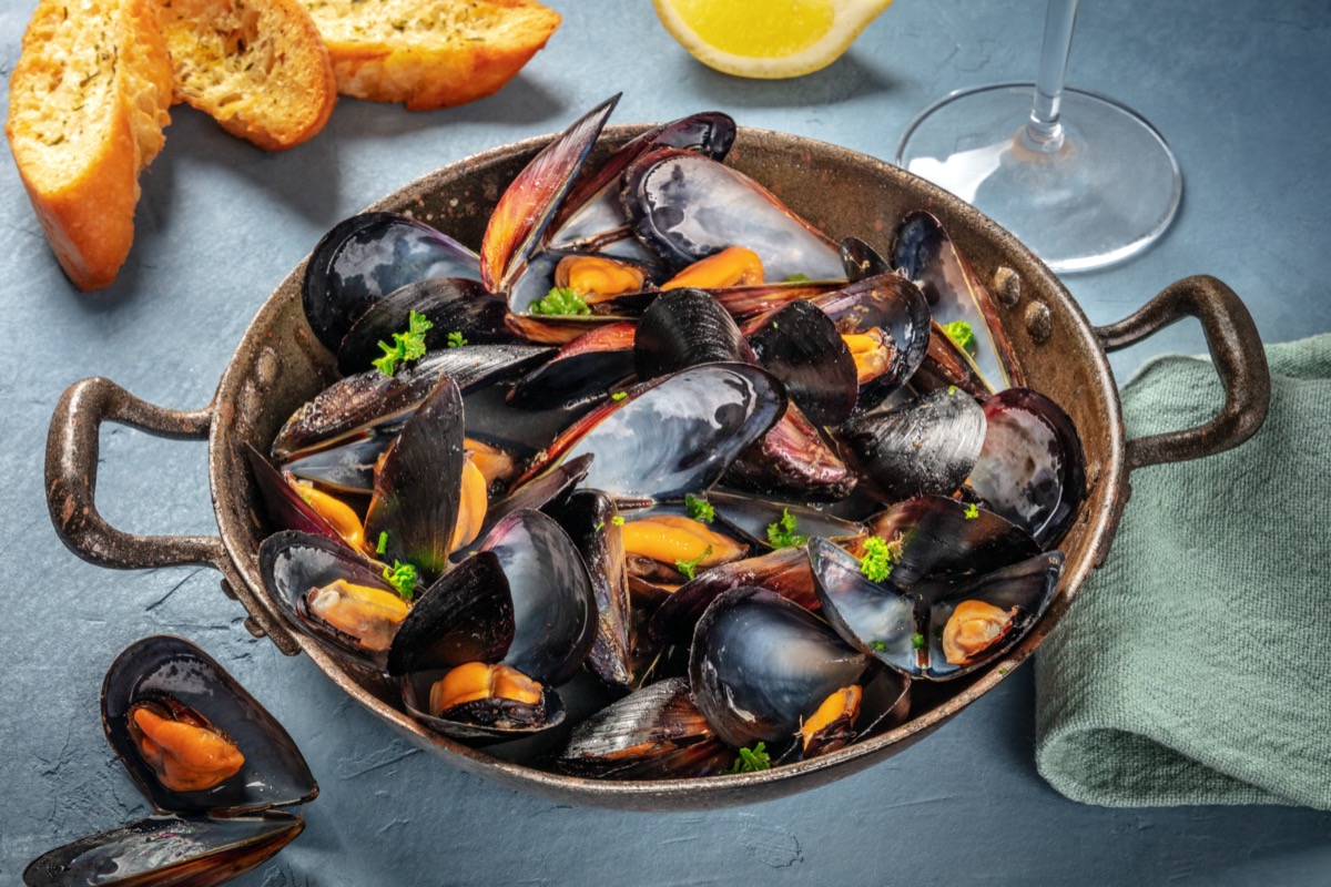 Come cucinare le cozze alla marinara in modo semplice