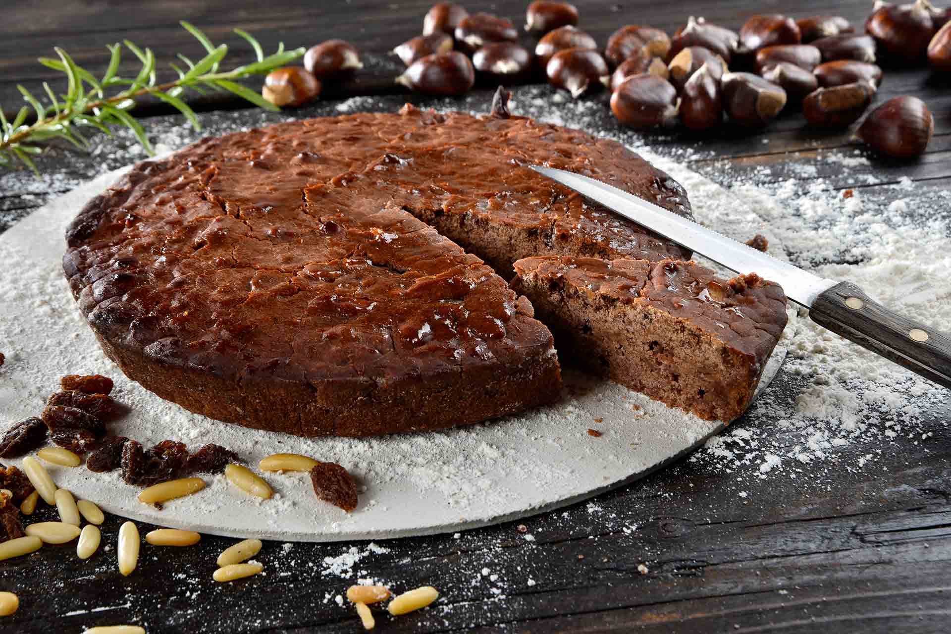 Come si prepara il castagnaccio con la ricetta della tradizione