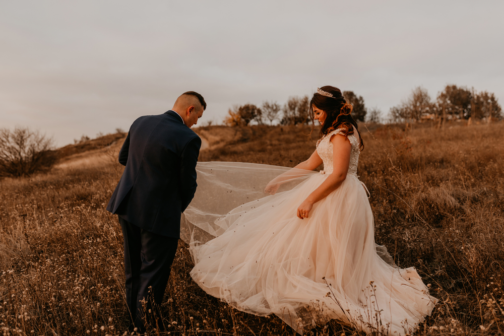 Come proteggere la “coda” del tuo abito da sposa dalle macchie