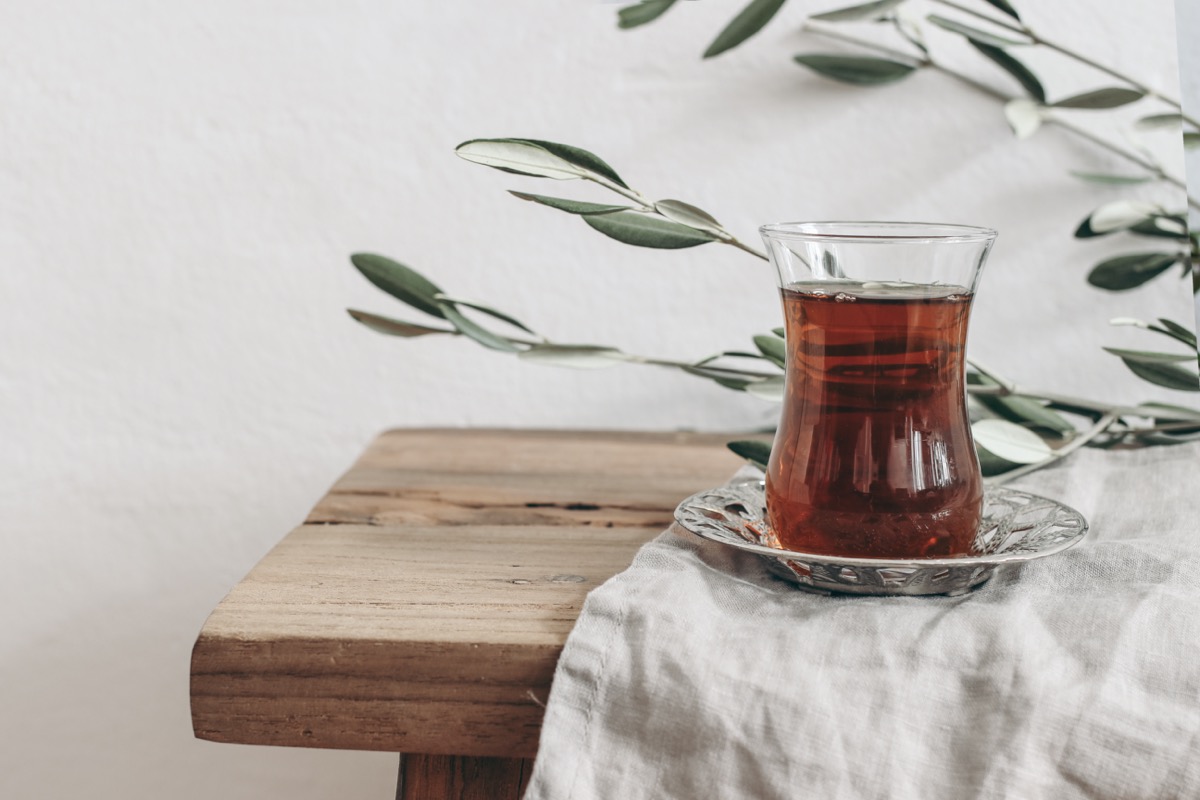 A cosa serve l'infuso di foglie di olivo, rimedio della nonna quasi dimenticato