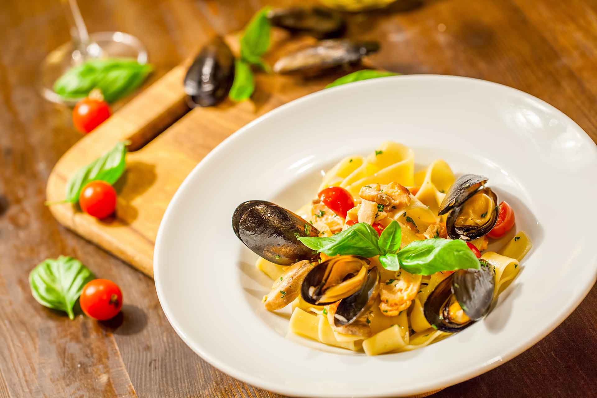 La ricetta delle pappardelle al ragù di mare