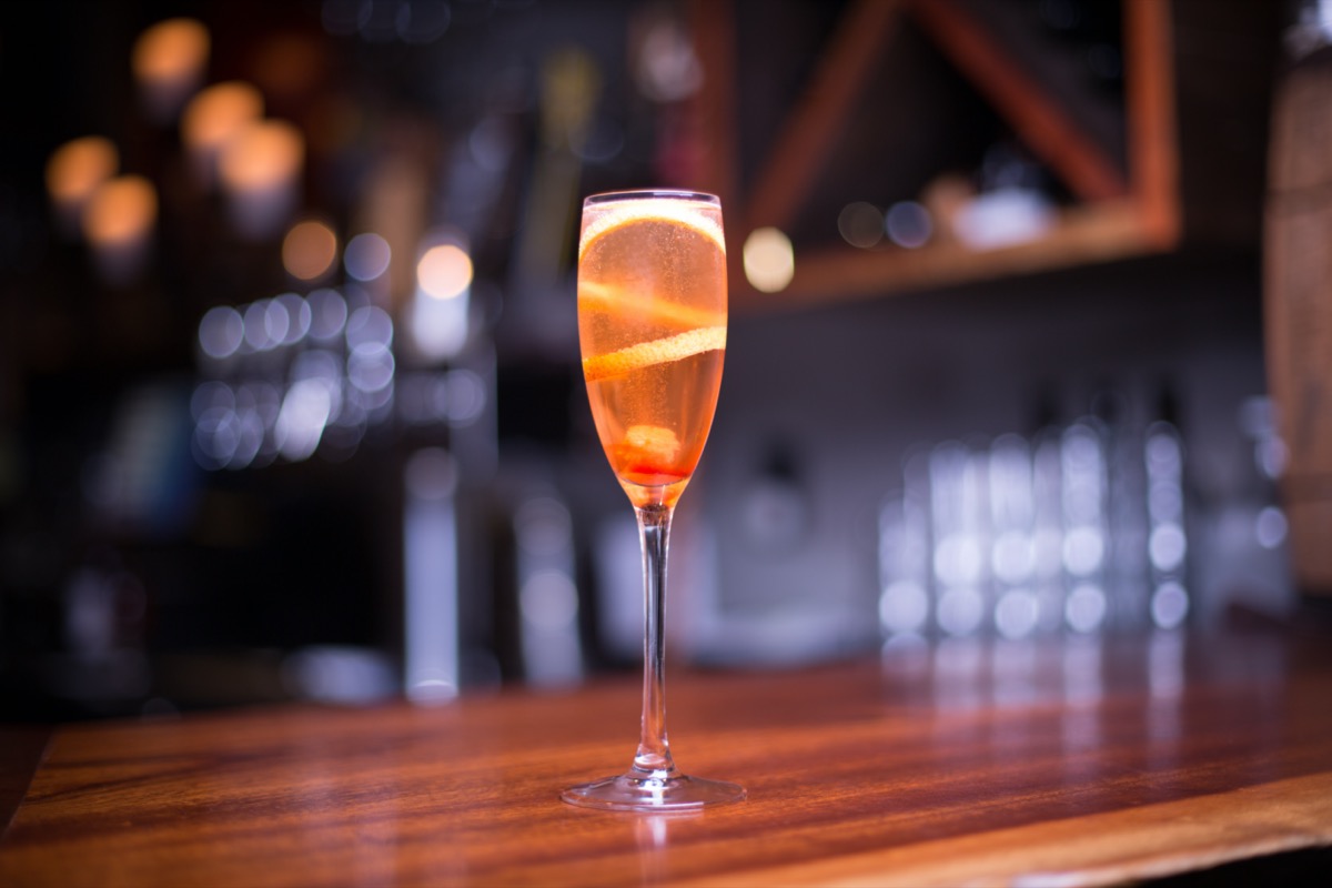 Champagne cocktail: ricetta e storia della bevanda