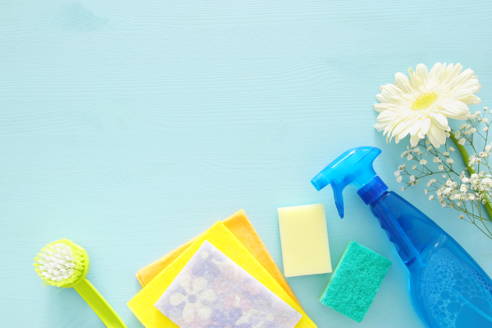 Come fare le pulizie di primavera velocemente: 7 trucchi
