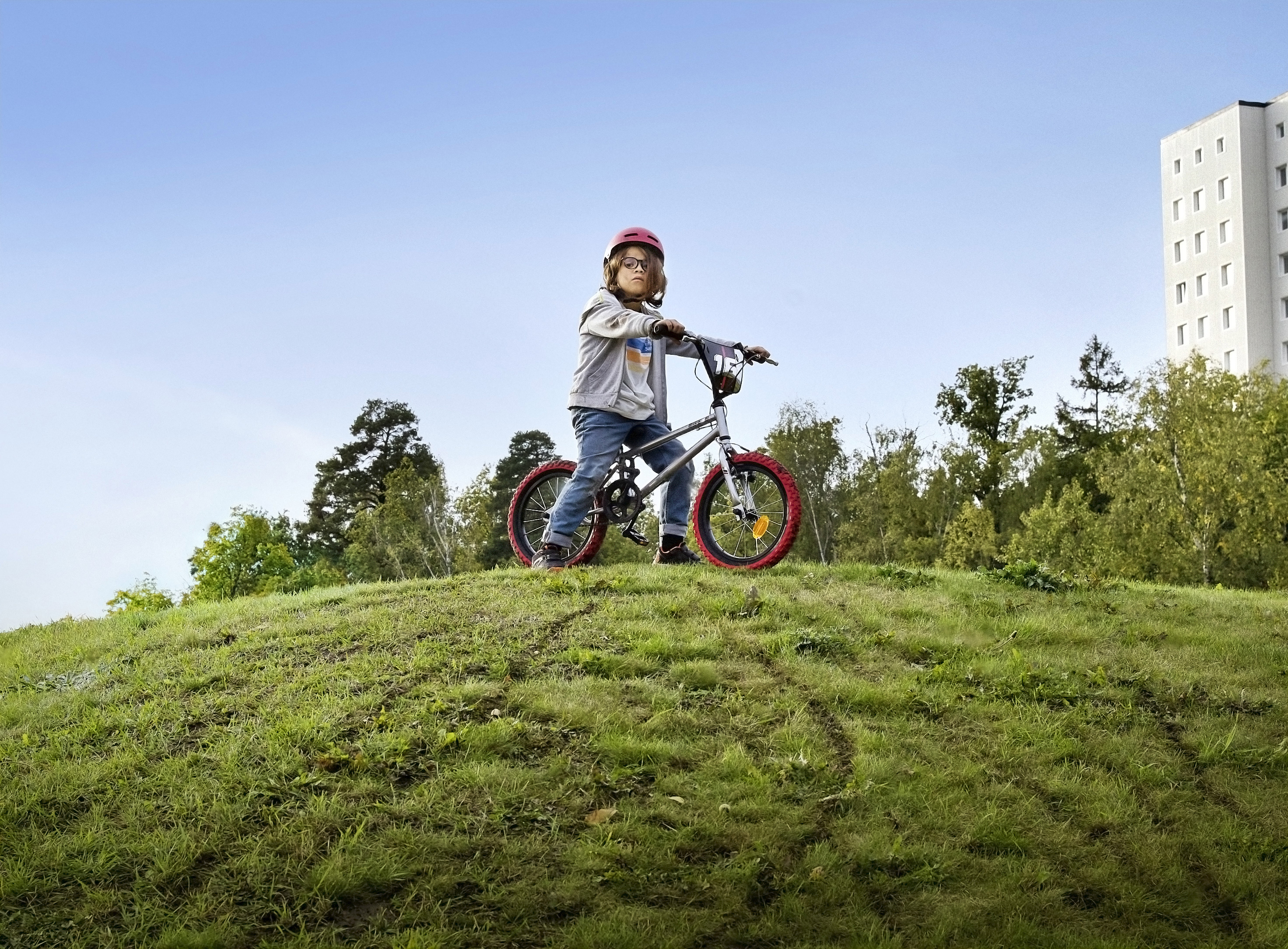 Attività da fare all’aperto con i tuoi bambini: 7 giochi in base a dove ti trovi