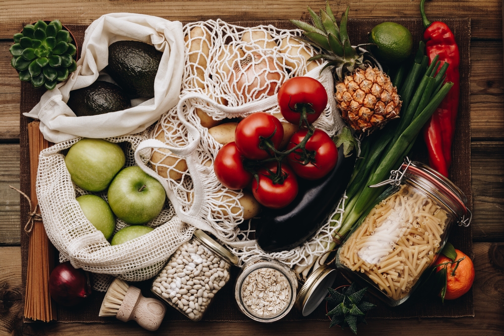 Come mangiare in modo sostenibile senza spendere troppo