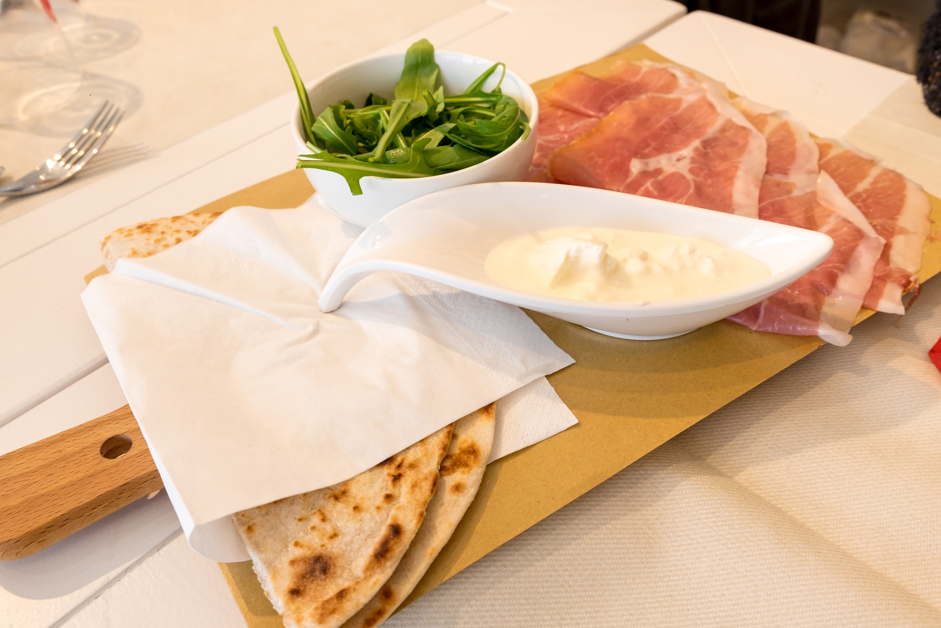 La ricetta della piadina romagnola da fare a casa