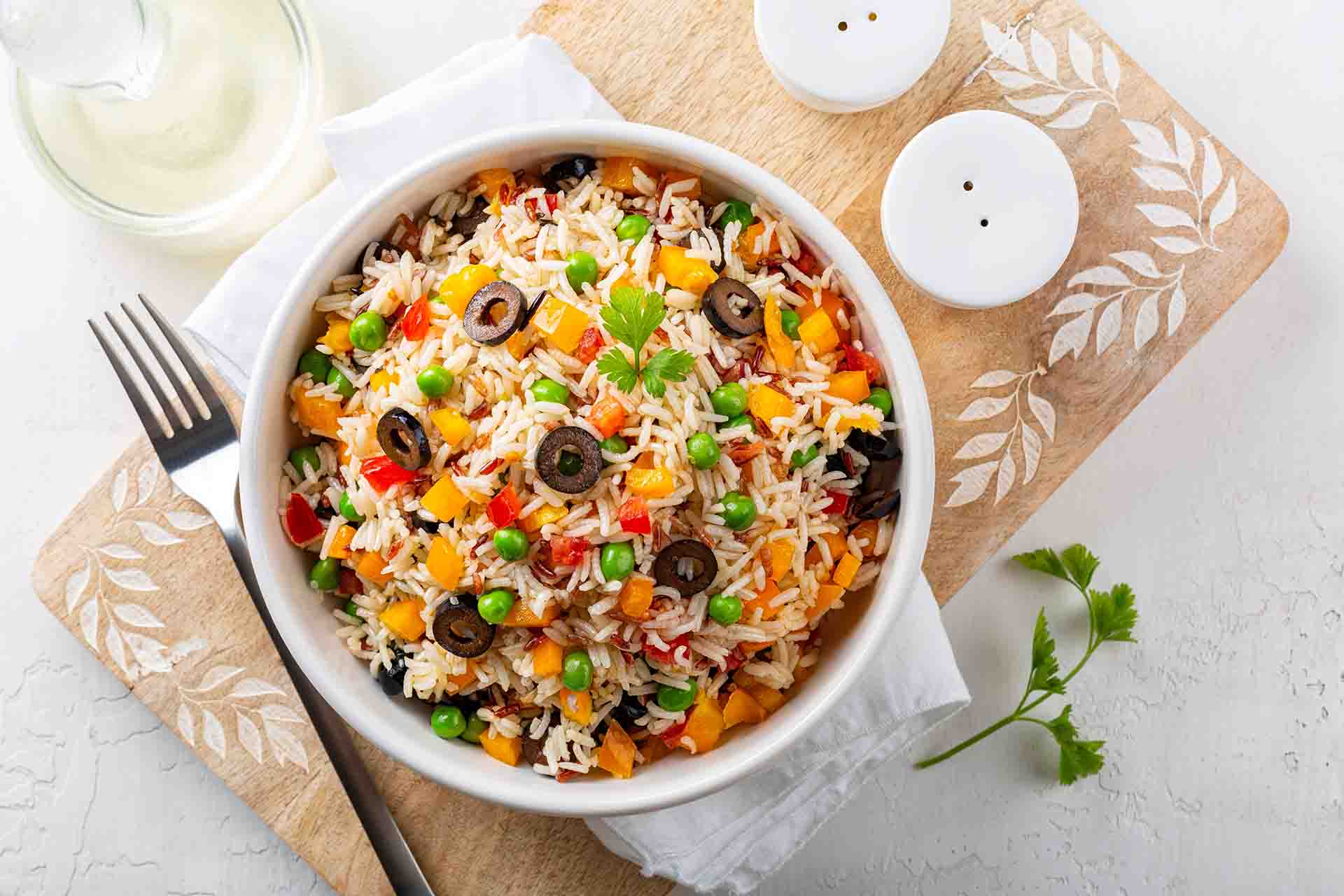 Come si prepara l'insalata di riso alla mediterranea