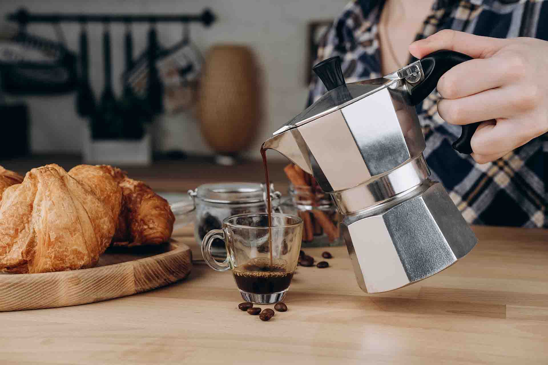 Come pulire la caffettiera: cosa fare e cosa non fare