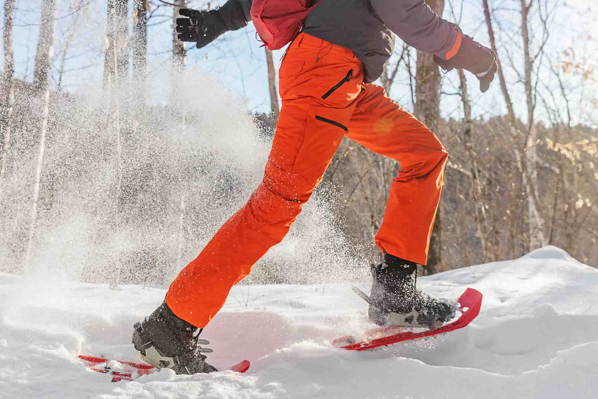 Abbigliamento per le ciaspole: cosa indossare in montagna
