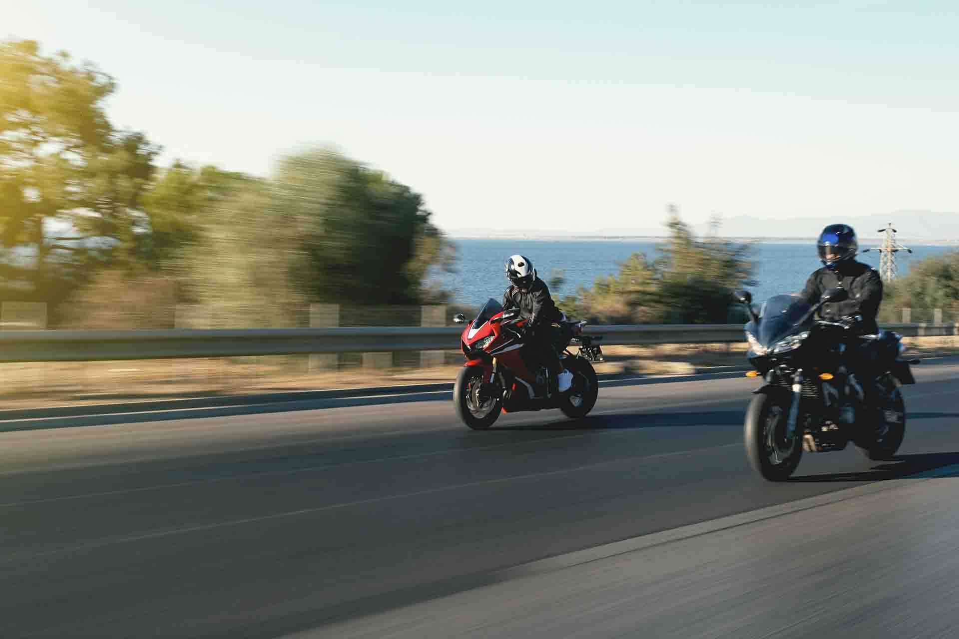 Sognare di andare in moto: significato e numeri