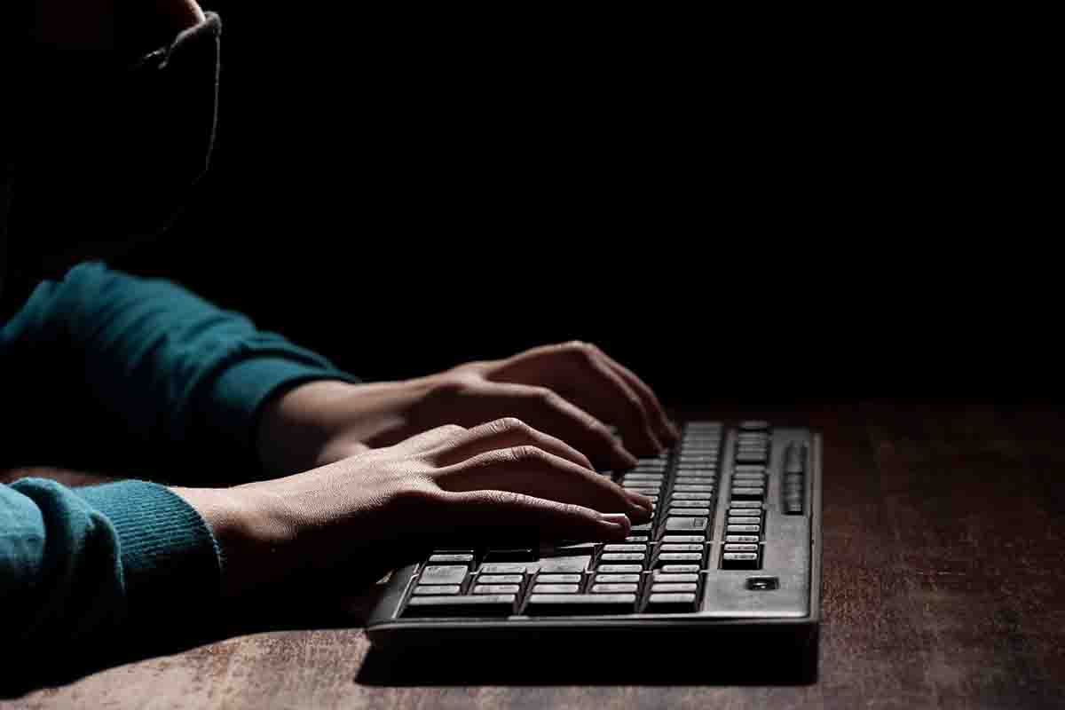 Come difendersi dalle truffe online, su internet e sui social