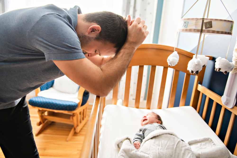 Depressione post partum nei papà: come si manifesta?