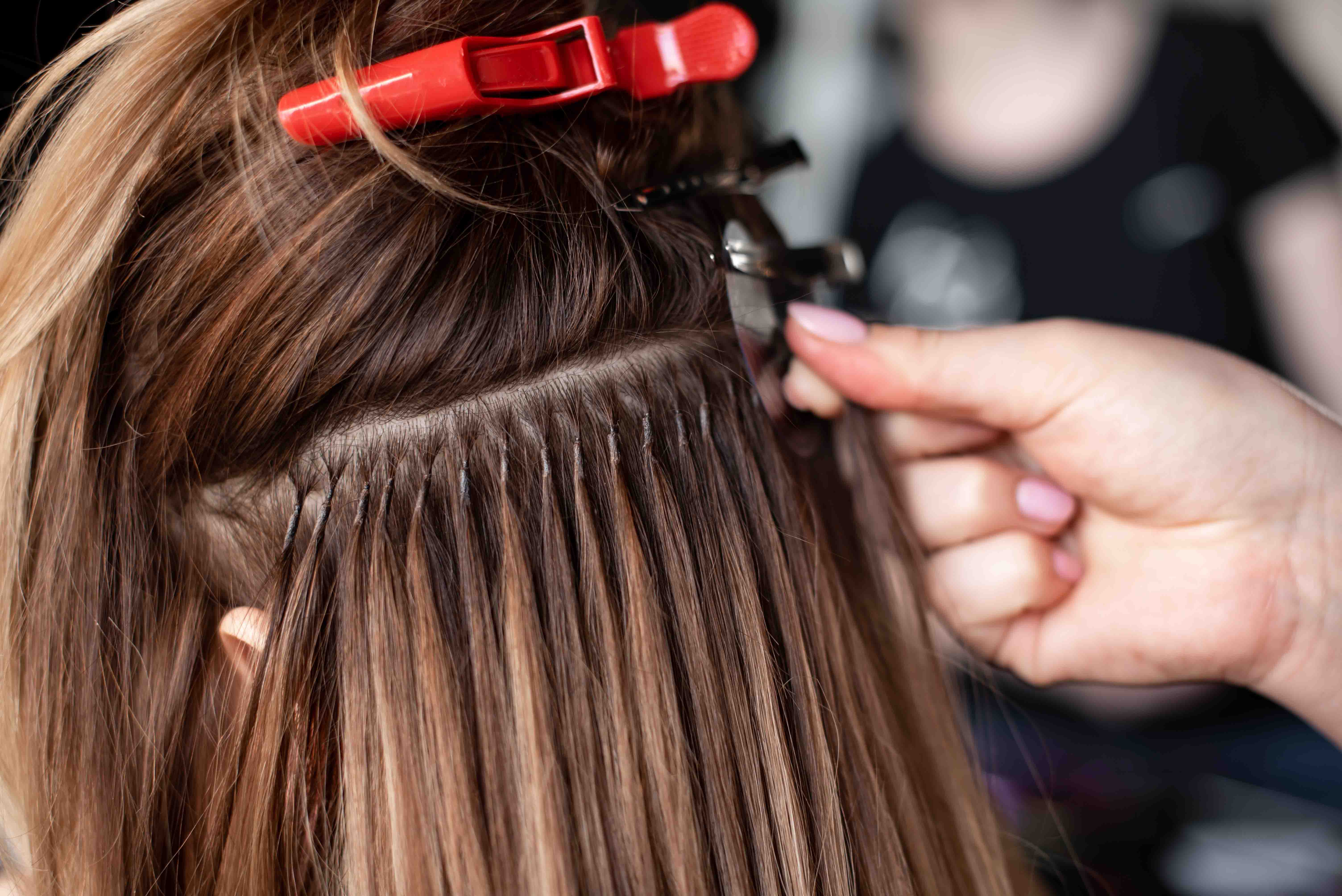 Come prendersi cura delle extension per i capelli
