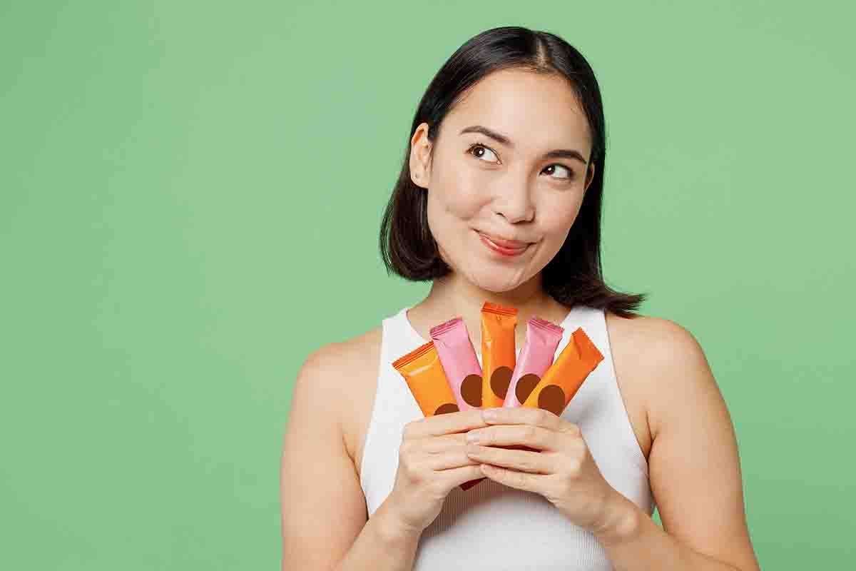 Quali sono i cibi ultra processati da mangiare con moderazione?