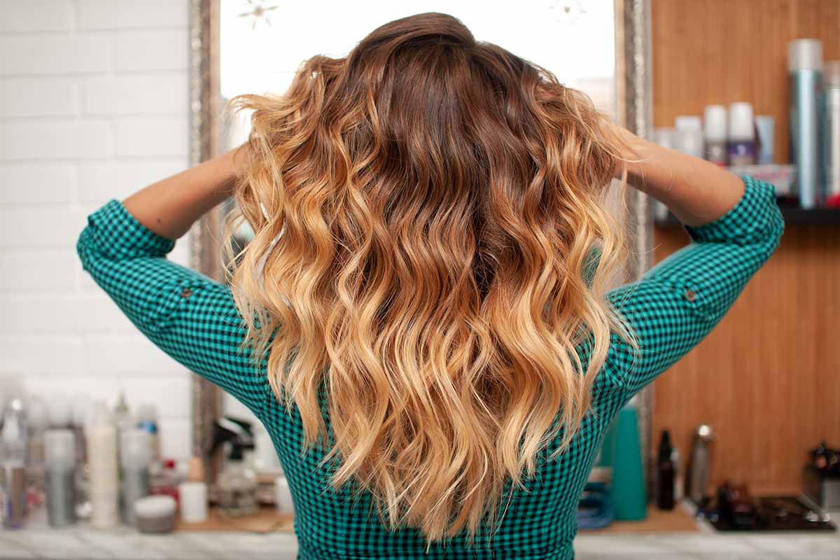 Capelli castano dorato, la nuova tendenza lanciata da Zendaya