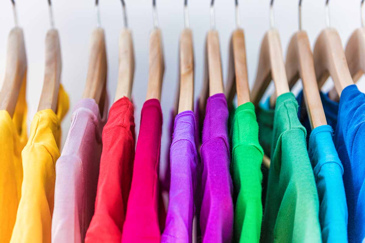 Fast fashion: la nuova legge in Francia per limitare i danni ambientali